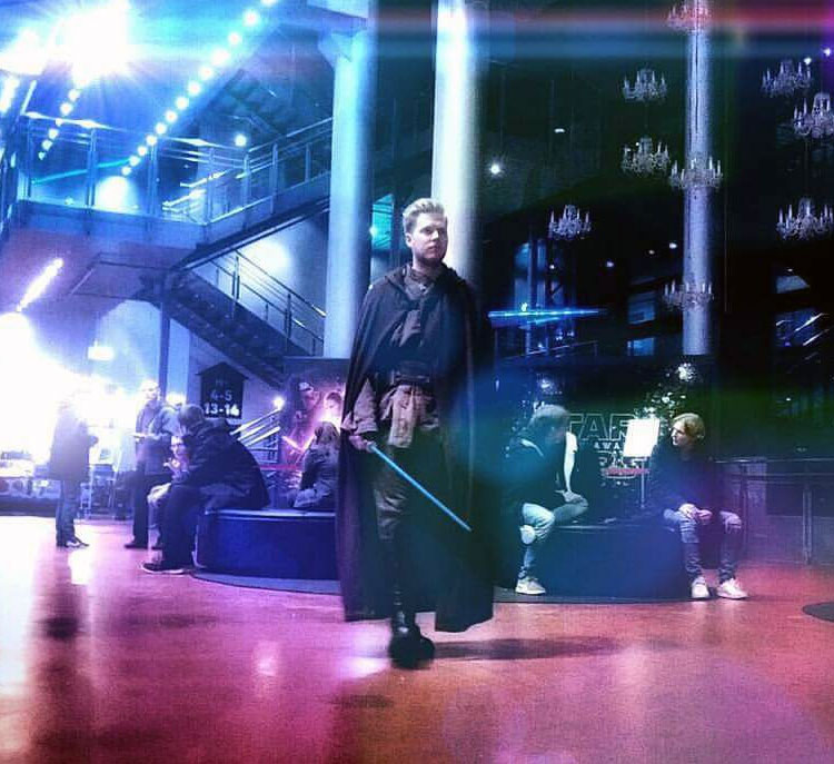 Nikolai JediRobeAmerica.com Anakin Skywalker Jedi Costume Review