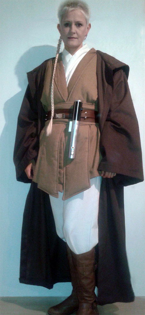 Mace Windu Sarah Replica Jedi Costume from JediRobeAmerica.com Review