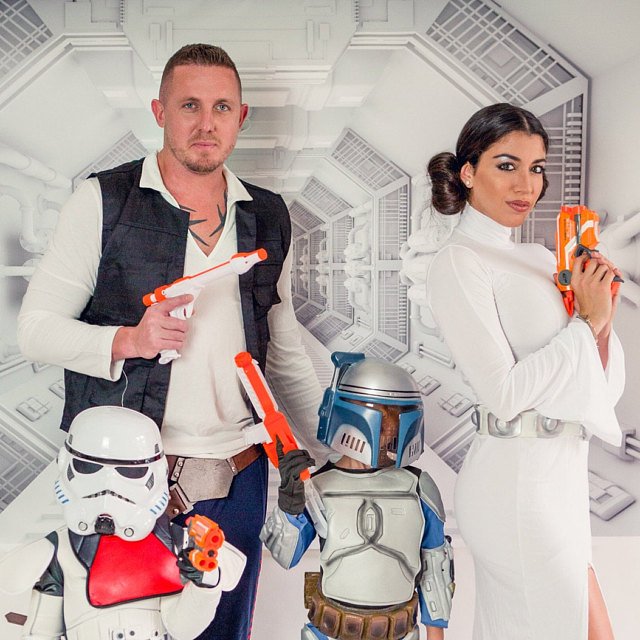 Star Wars costumes for an adorable family Halloween photo