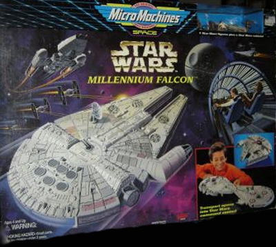 720428958.jpg Star Wars Action Figure / Vehicle - Millennium Falcon and 7 Star Wars Figures / Transforms into a Command Center